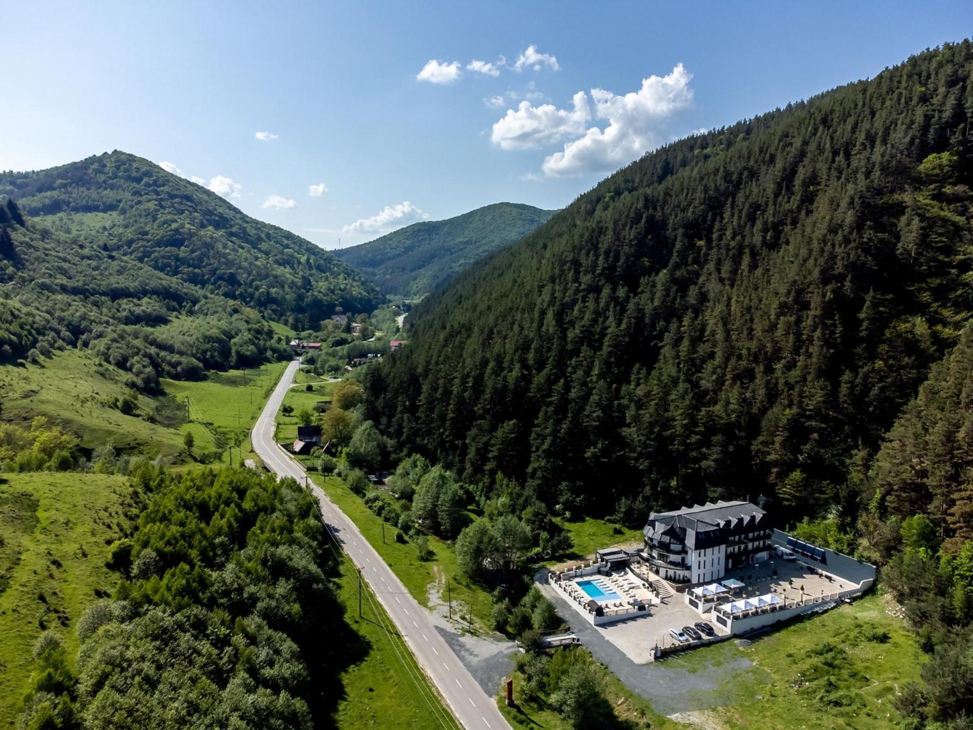 Hotel Carpentiere Arena Răşinari Exterior foto