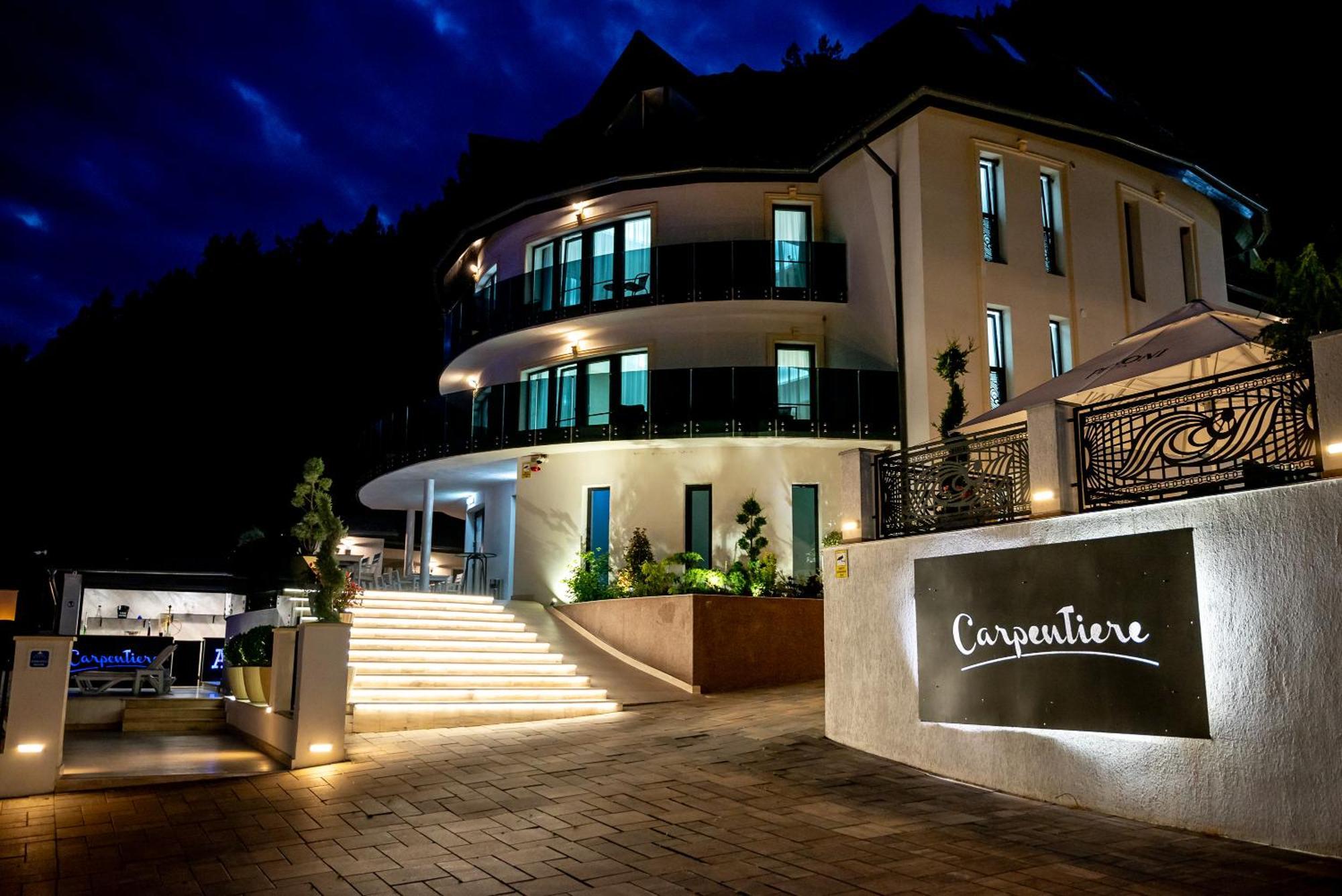 Hotel Carpentiere Arena Răşinari Exterior foto