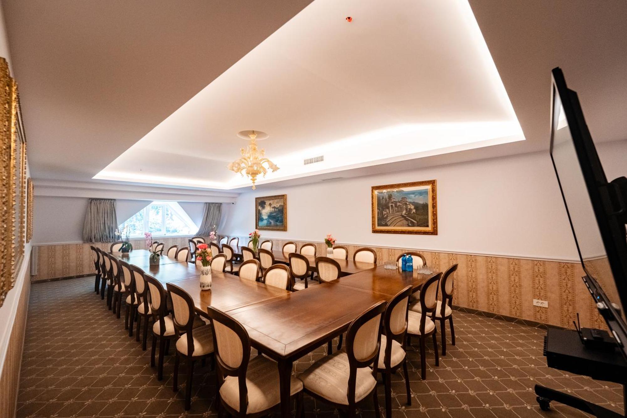 Hotel Carpentiere Arena Răşinari Exterior foto