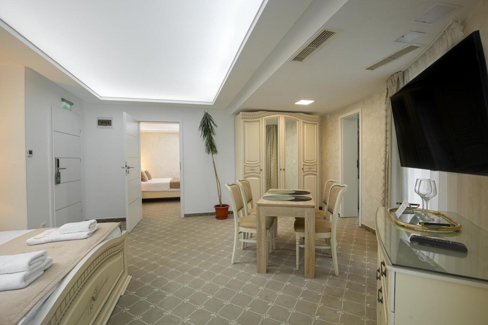 Hotel Carpentiere Arena Răşinari Exterior foto
